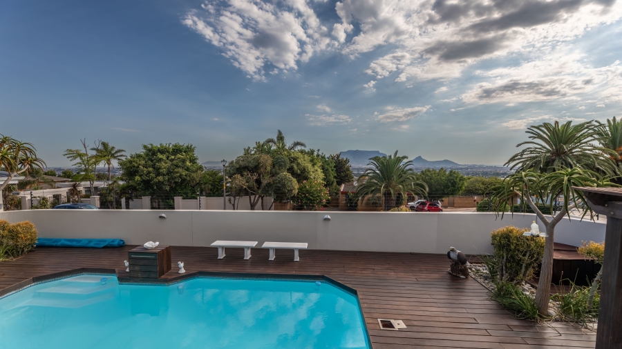 5 Bedroom Property for Sale in Plattekloof 2 Western Cape